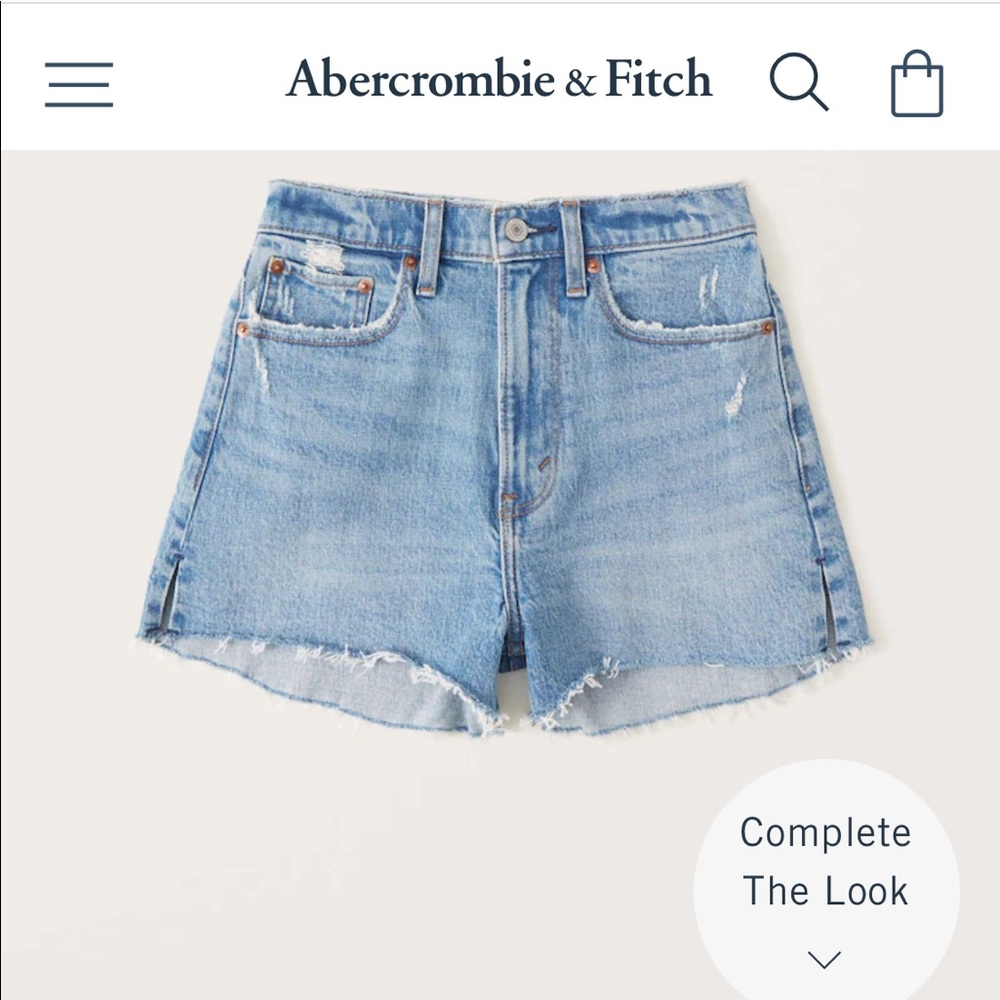 Abercrombie & Fitch jean mom shorts size 26 light medium wash